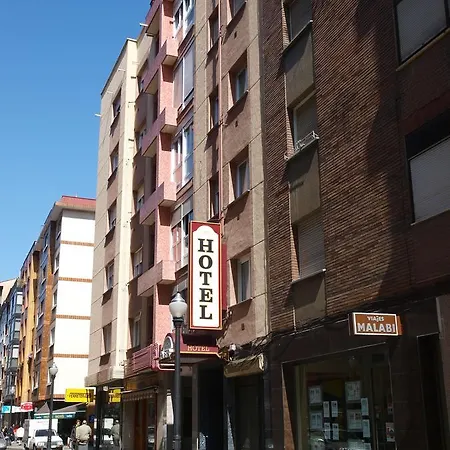 Paris Hotel *