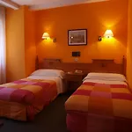 Hotel Paris *