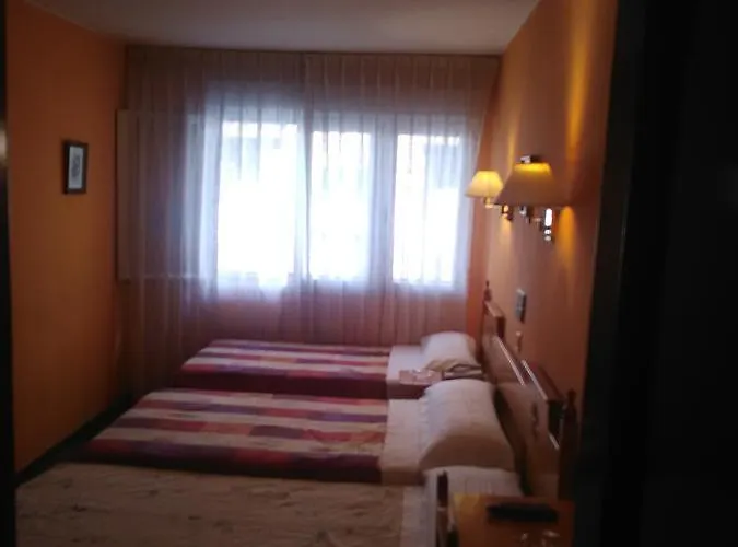 Ξενοδοχείο Paris *